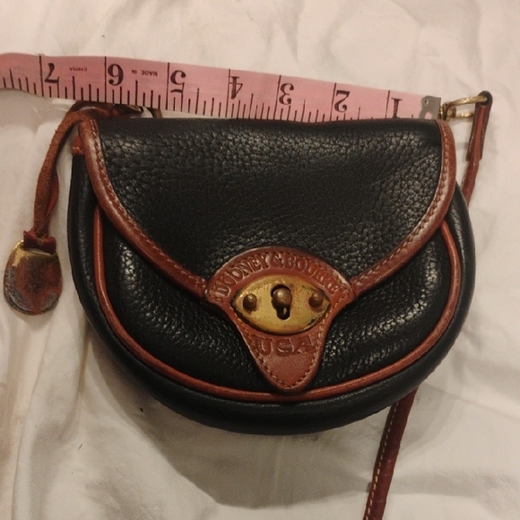 Dooney & Bourke Handbags - Vintage Dooney & Bourke Black Pebbled Leather Crossbody with Brown Trim